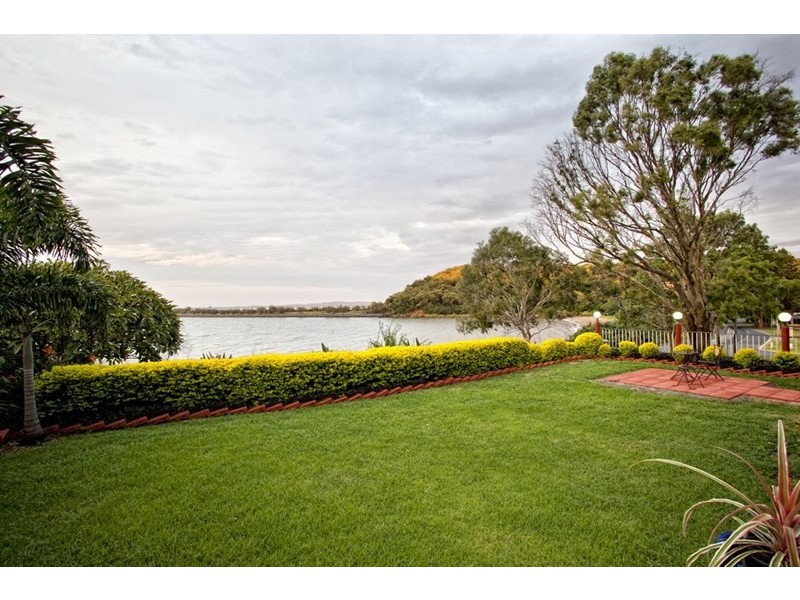 9 Prospect Street, Rosslyn QLD 4703