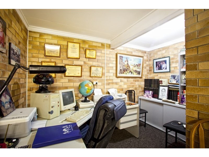 9 Prospect Street, Rosslyn QLD 4703