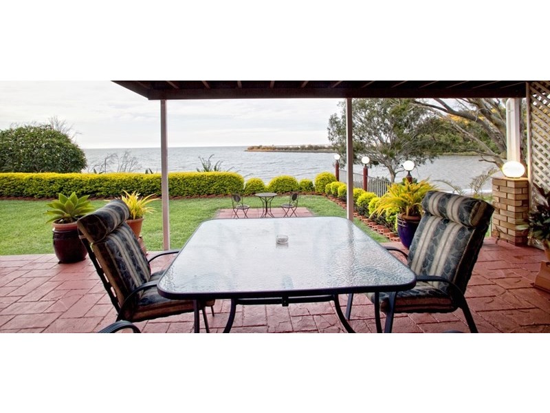 9 Prospect Street, Rosslyn QLD 4703