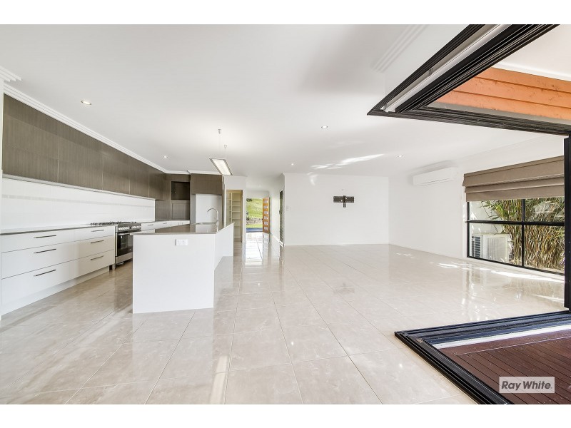 1 Solomon Court, Pacific Heights QLD 4703
