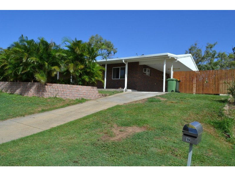 19 Housden Place, Taranganba QLD 4703