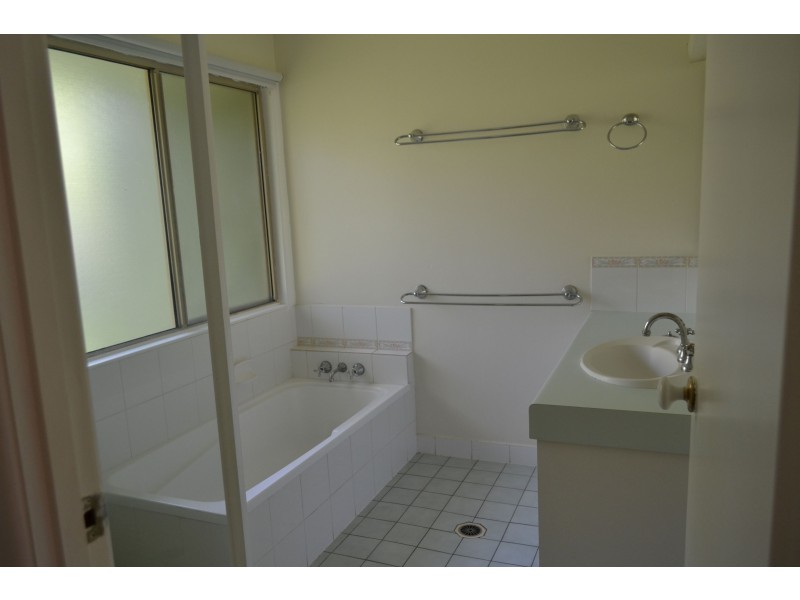 8 Angel Court, Yeppoon QLD 4703