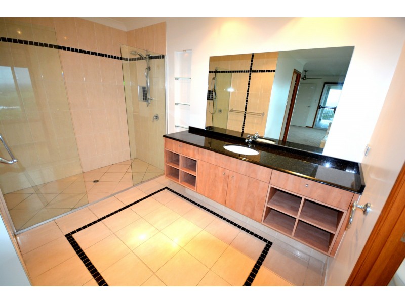 22 Pacific Vista Close, Pacific Heights QLD 4703