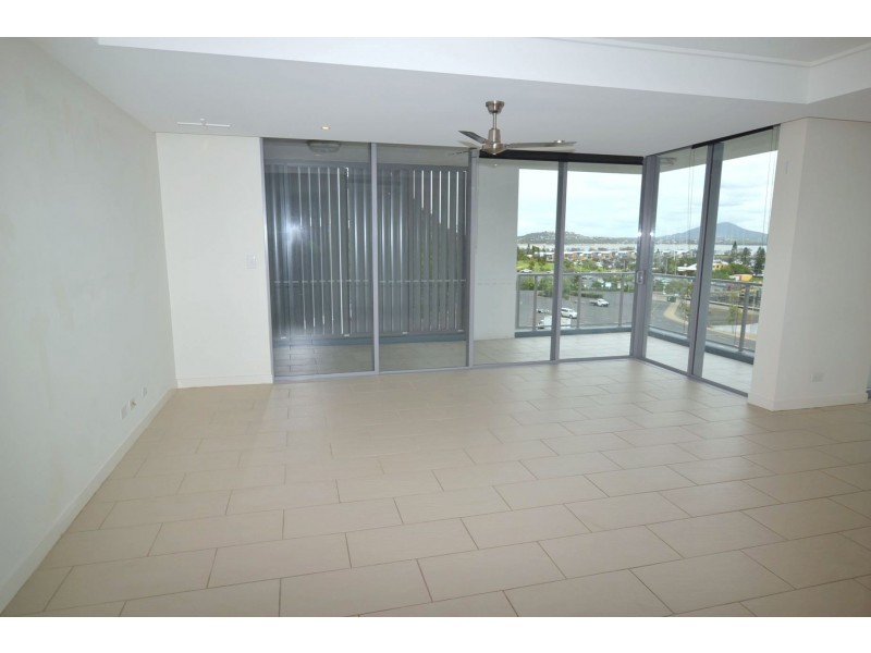 14/12-14 Breakwater Drive, Rosslyn QLD 4703