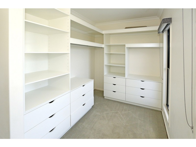 15 Discovery Crescent, Rosslyn QLD 4703