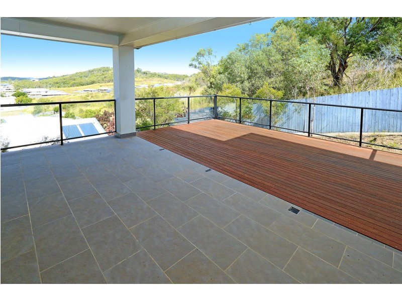 15 Discovery Crescent, Rosslyn QLD 4703