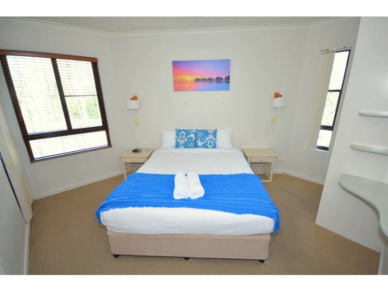 304/34-48 Vin E Jones Memorial Dve, Rosslyn QLD 4703