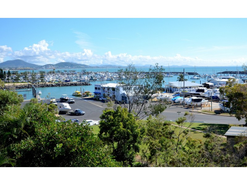 2/12-14 Breakwater Drive, Rosslyn QLD 4703