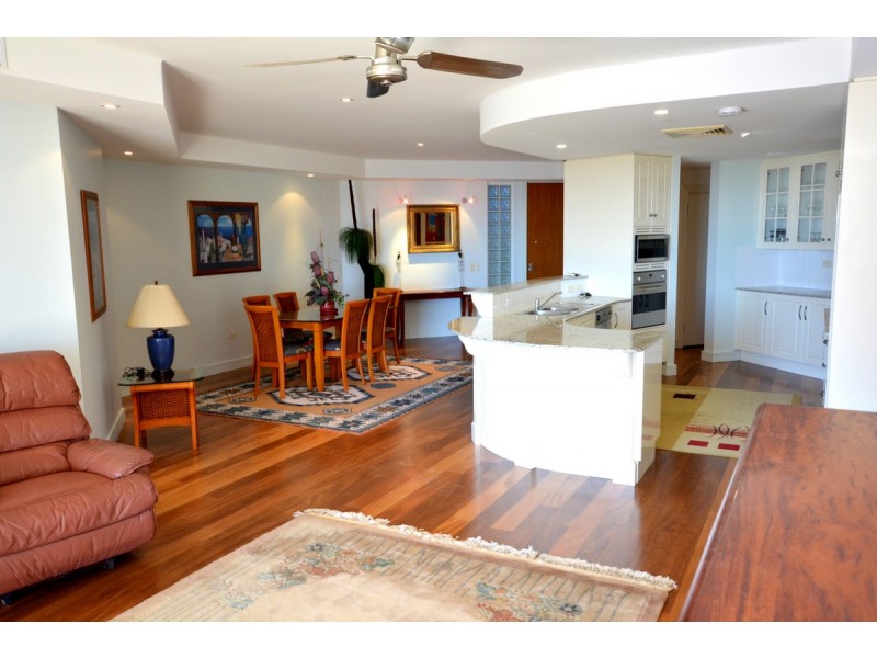 2/12-14 Breakwater Drive, Rosslyn QLD 4703