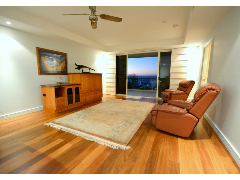2/12-14 Breakwater Drive, Rosslyn QLD 4703