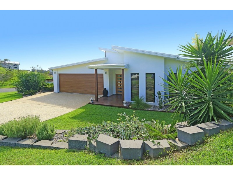 1 Solomon Crescent, Pacific Heights QLD 4703