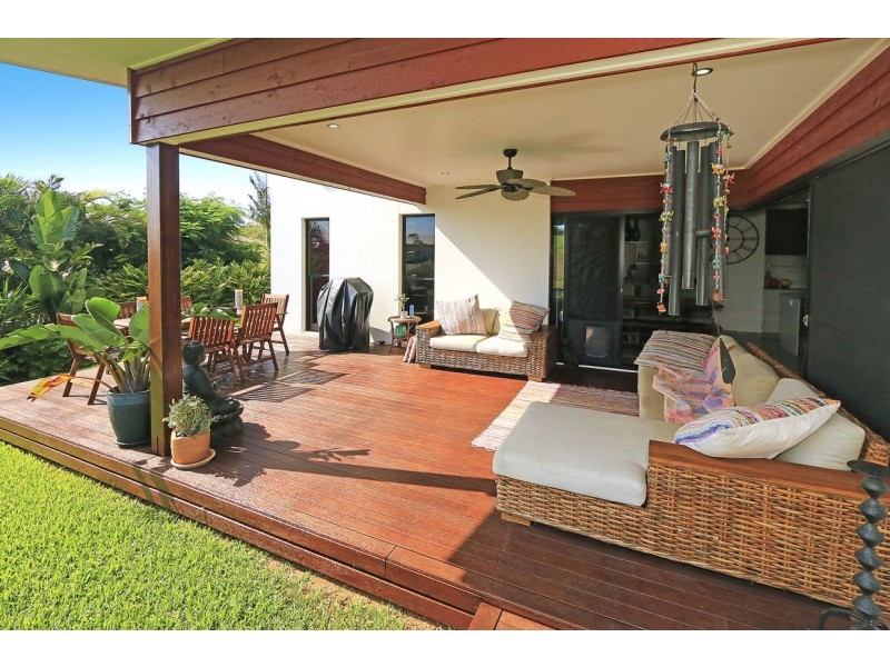 1 Solomon Crescent, Pacific Heights QLD 4703