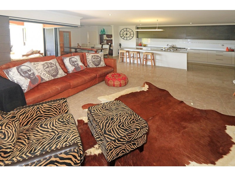 1 Solomon Crescent, Pacific Heights QLD 4703