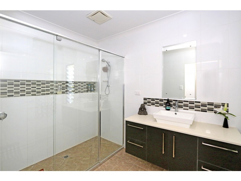 1 Solomon Crescent, Pacific Heights QLD 4703