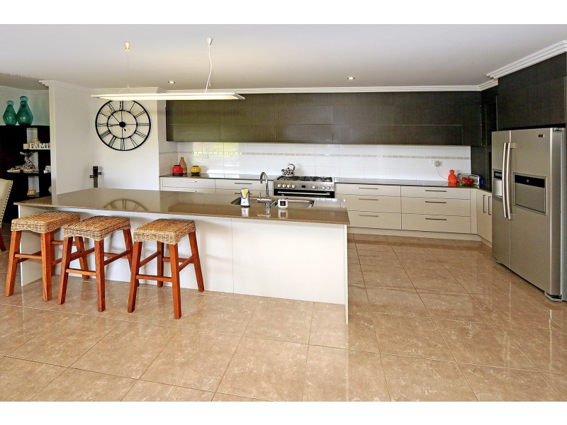 1 Solomon Crescent, Pacific Heights QLD 4703