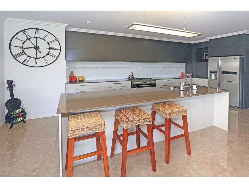 1 Solomon Crescent, Pacific Heights QLD 4703