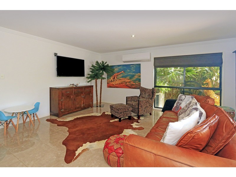 1 Solomon Crescent, Pacific Heights QLD 4703