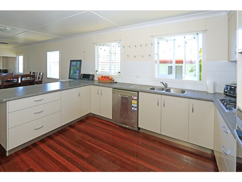 20 Ocean Parade, Cooee Bay QLD 4703