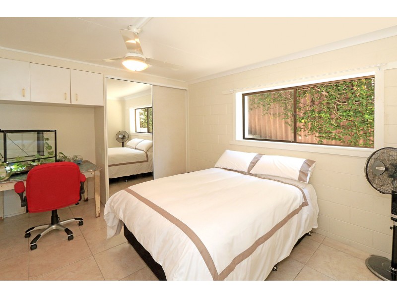 20 Ocean Parade, Cooee Bay QLD 4703