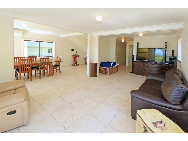 20 Ocean Parade, Cooee Bay QLD 4703