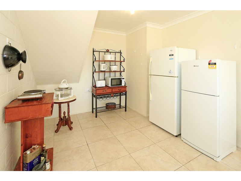 20 Ocean Parade, Cooee Bay QLD 4703