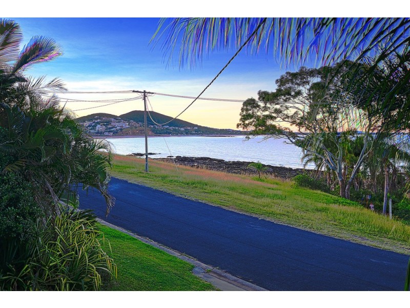 20 Ocean Parade, Cooee Bay QLD 4703