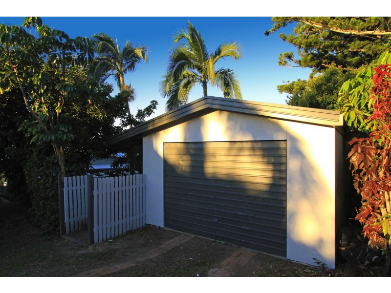 20 Ocean Parade, Cooee Bay QLD 4703