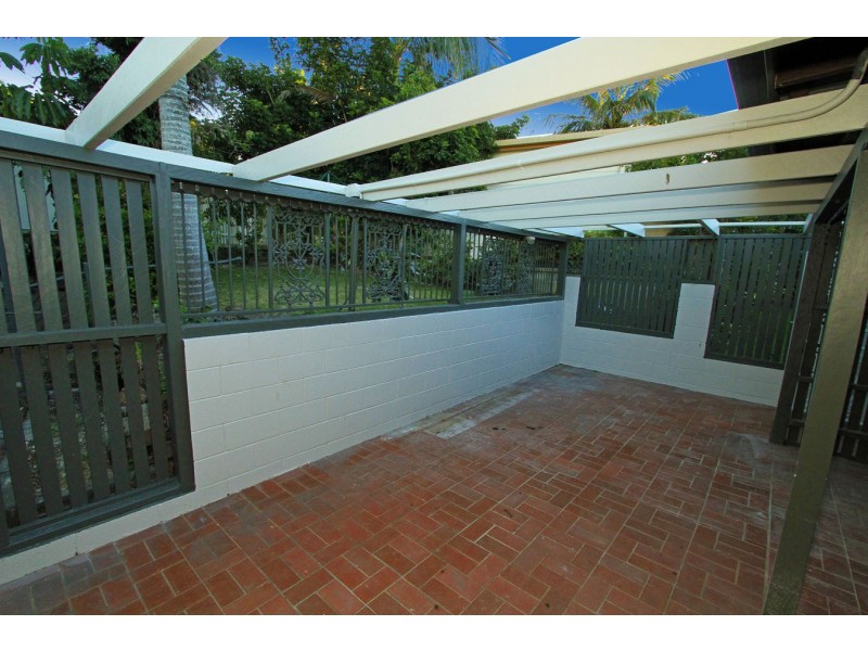 20 Ocean Parade, Cooee Bay QLD 4703