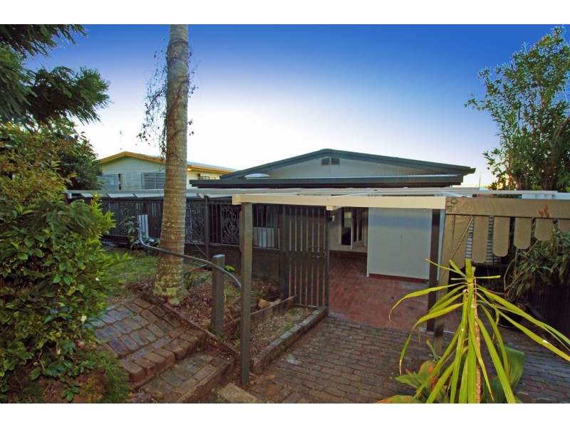 20 Ocean Parade, Cooee Bay QLD 4703