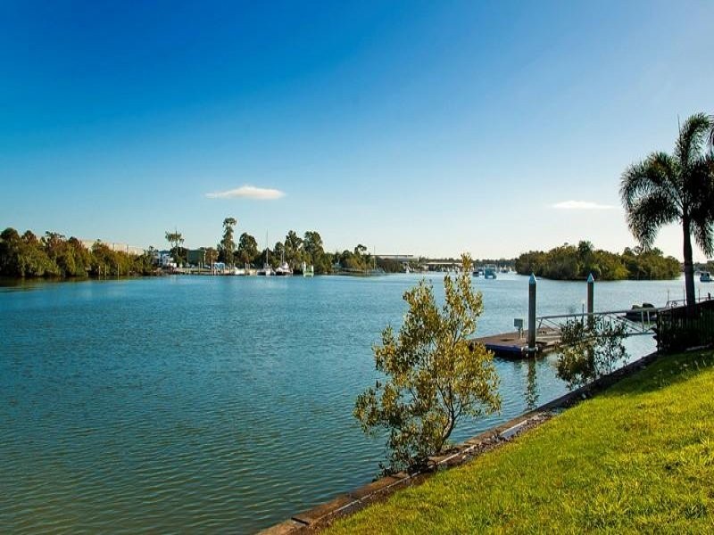 3119 Riverleigh Drive, Hope Island QLD 4212