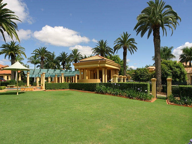 3277 The Palladian Drive, Hope Island QLD 4212