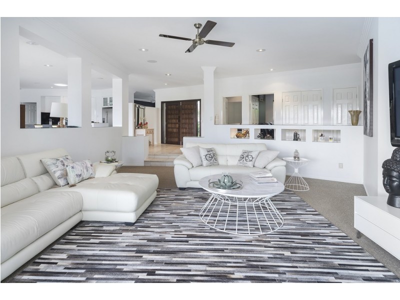1033 Rosebank Way, Hope Island QLD 4212