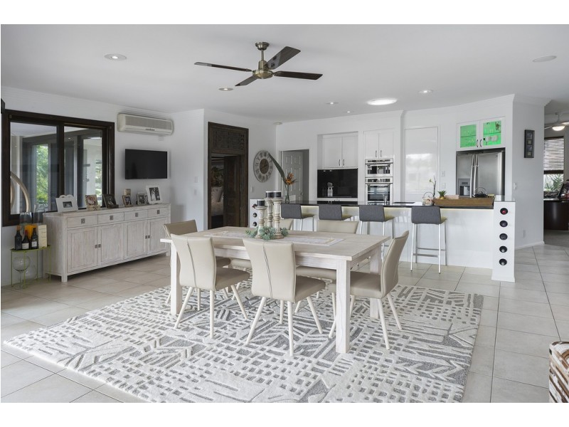 1033 Rosebank Way, Hope Island QLD 4212