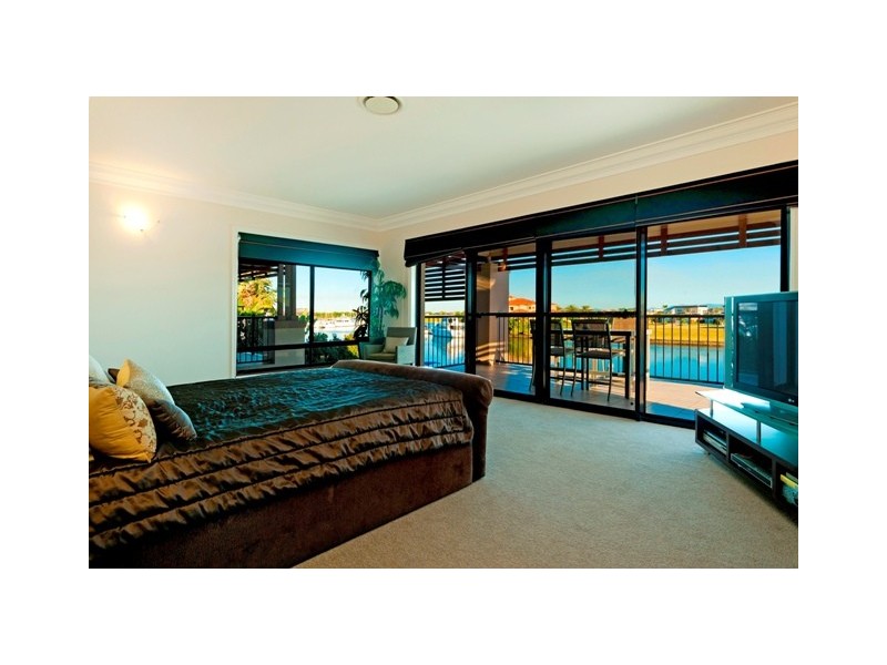 1657 Riverdale Drive, Hope Island QLD 4212