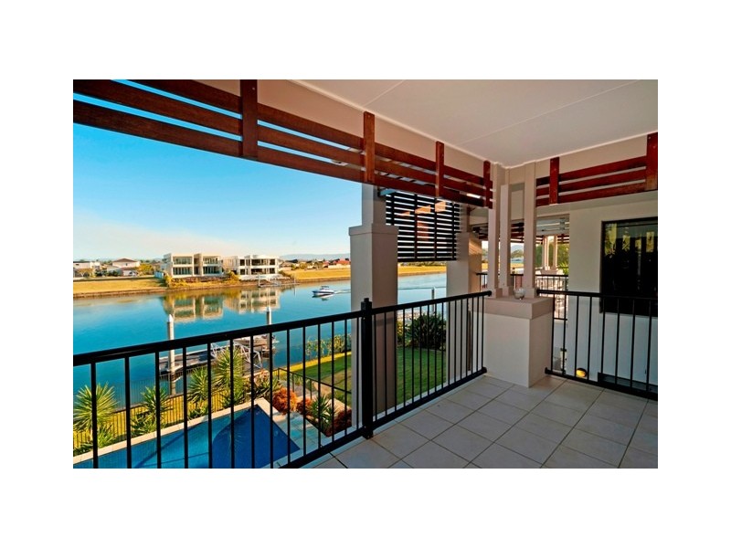 1657 Riverdale Drive, Hope Island QLD 4212