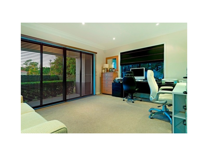 1657 Riverdale Drive, Hope Island QLD 4212