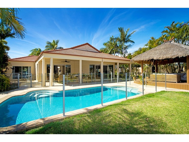 1097 Beechwood Drive, Hope Island QLD 4212