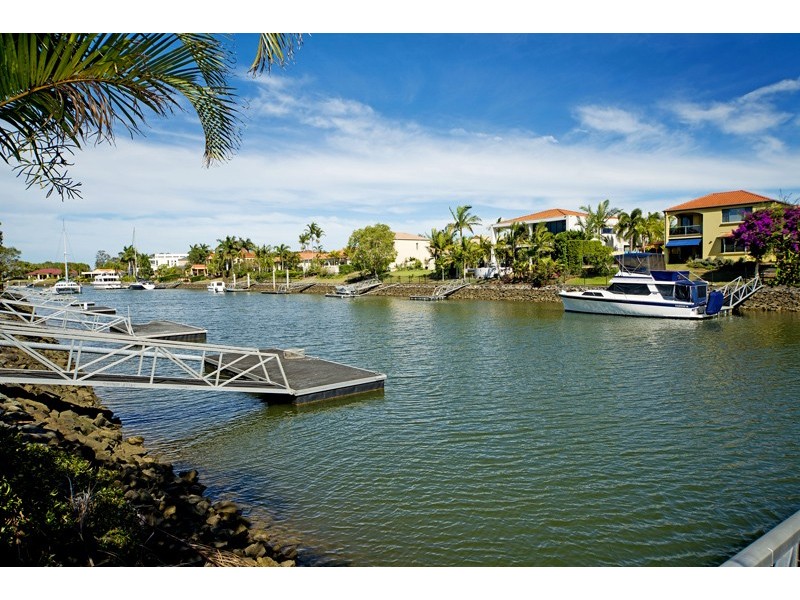 1097 Beechwood Drive, Hope Island QLD 4212