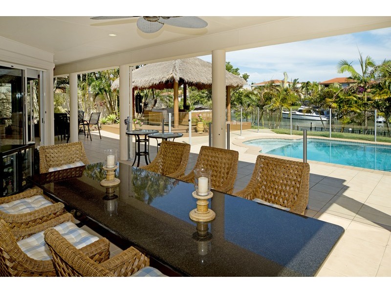 1097 Beechwood Drive, Hope Island QLD 4212