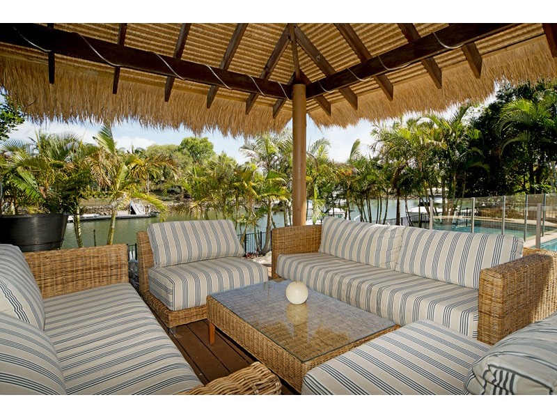 1097 Beechwood Drive, Hope Island QLD 4212