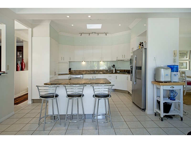 1097 Beechwood Drive, Hope Island QLD 4212