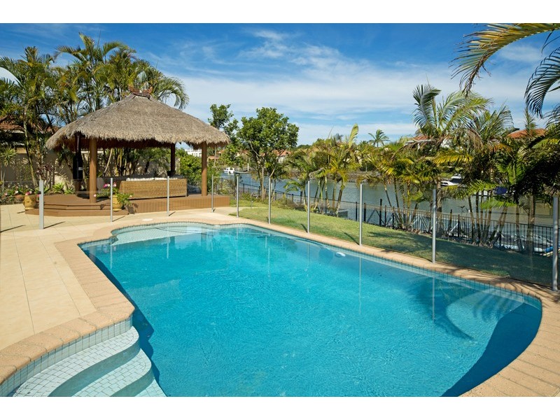 1097 Beechwood Drive, Hope Island QLD 4212