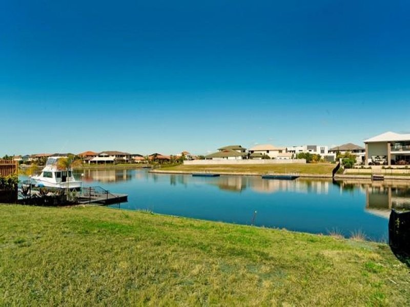 28 Parkview Place, Helensvale QLD 4212