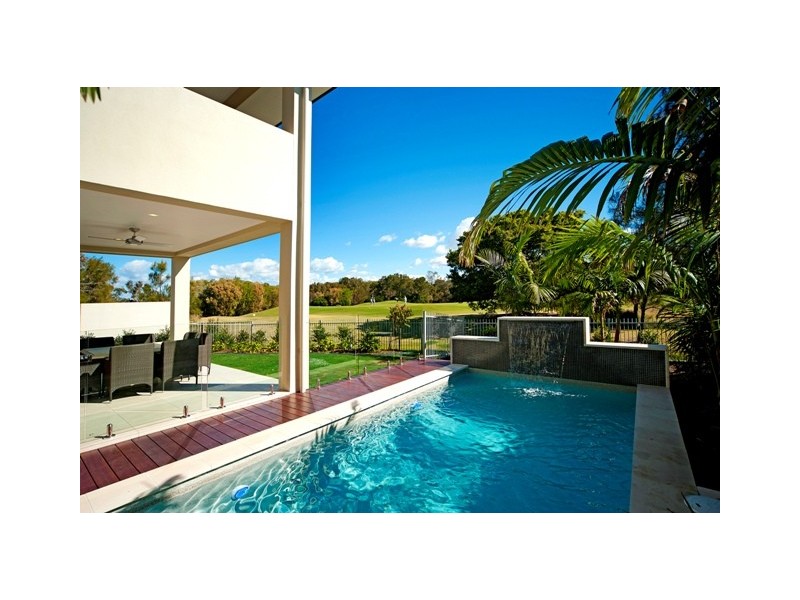 9102 Peter Senior Drive, Hope Island QLD 4212