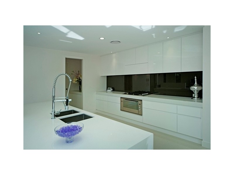 9102 Peter Senior Drive, Hope Island QLD 4212