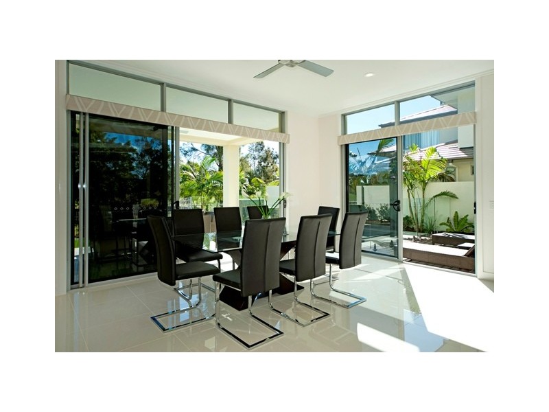 9102 Peter Senior Drive, Hope Island QLD 4212