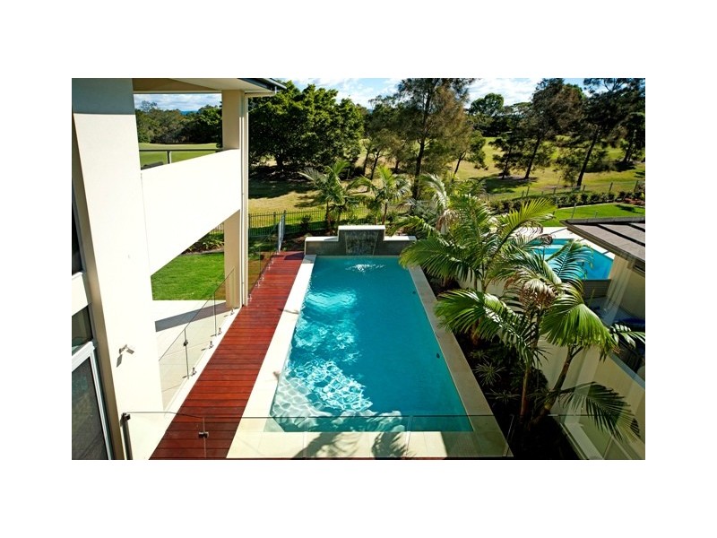 9102 Peter Senior Drive, Hope Island QLD 4212