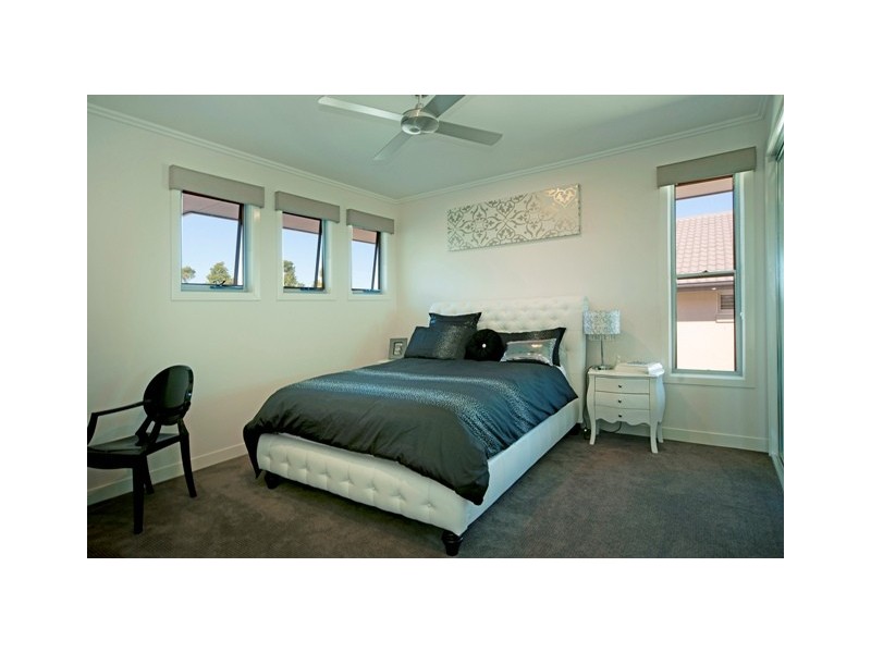 9102 Peter Senior Drive, Hope Island QLD 4212