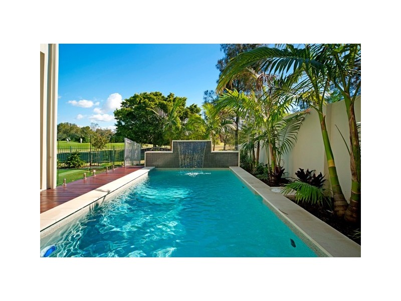 9102 Peter Senior Drive, Hope Island QLD 4212