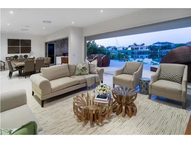 2230 Glengallon Way, Hope Island QLD 4212